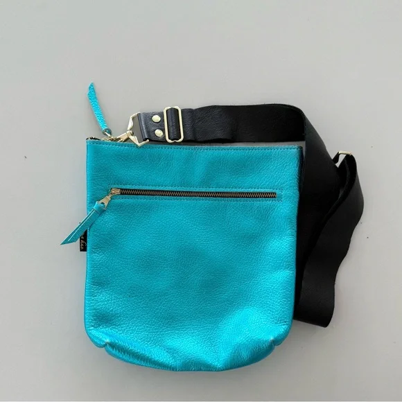 NWOT Zina Kao THE METALLIC LAKESHORE  Crossbody Bag - AQUA - Picture 4 of 7